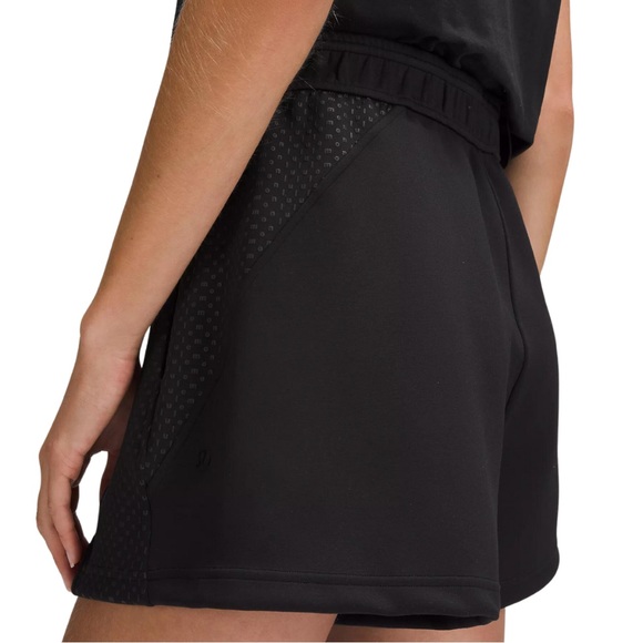 Lululemon Embossed Panel High-Rise Short 4" - Picture 4 of 5